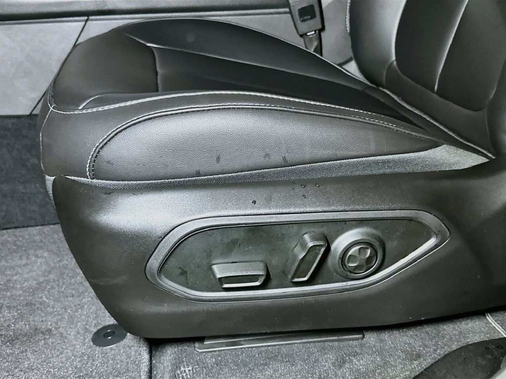 2027 Jeep Grand Cherokee Base