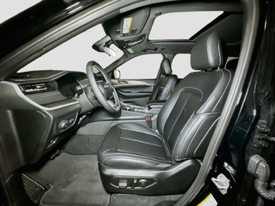 2027 Jeep Grand Cherokee Base