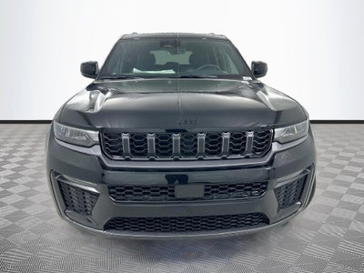 2027 Jeep Grand Cherokee Base