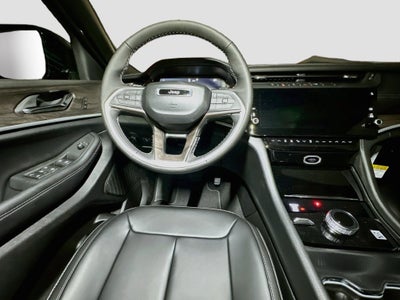 2027 Jeep Grand Cherokee Base