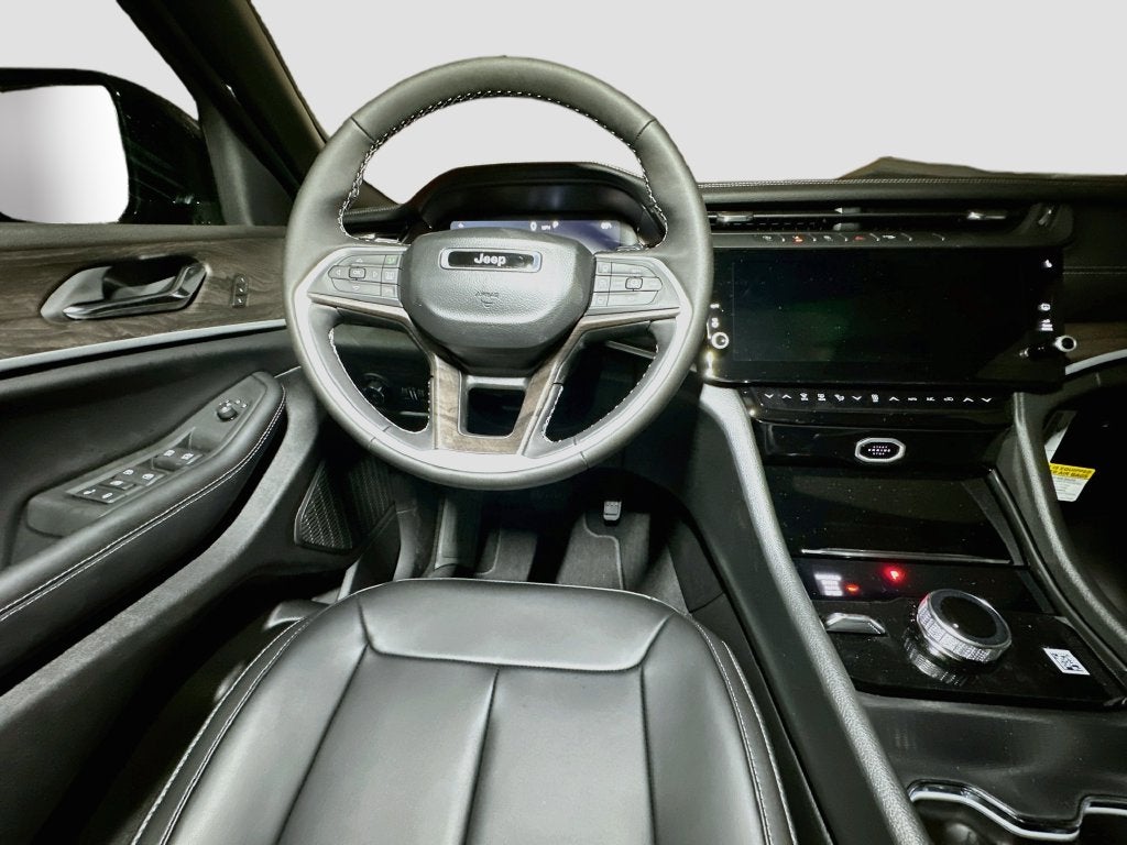 2027 Jeep Grand Cherokee Base