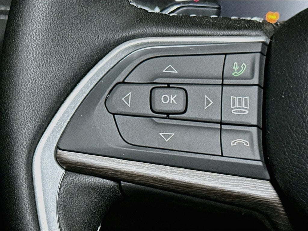 2027 Jeep Grand Cherokee Base