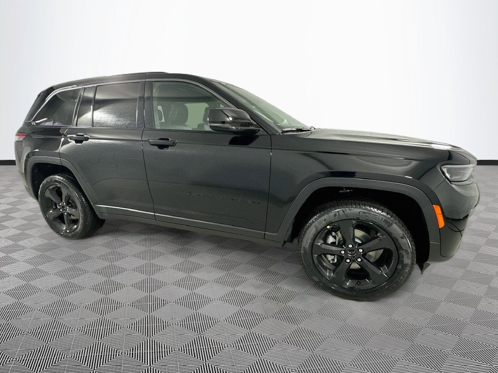 2027 Jeep Grand Cherokee Base