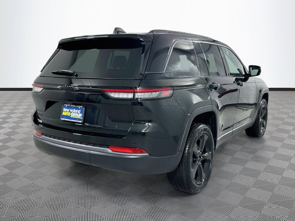2027 Jeep Grand Cherokee Base