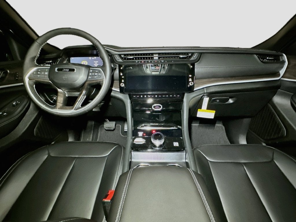 2027 Jeep Grand Cherokee Base