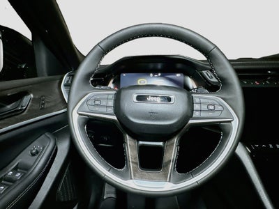 2027 Jeep Grand Cherokee Base