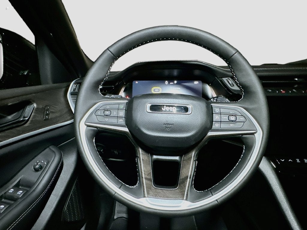 2027 Jeep Grand Cherokee Base