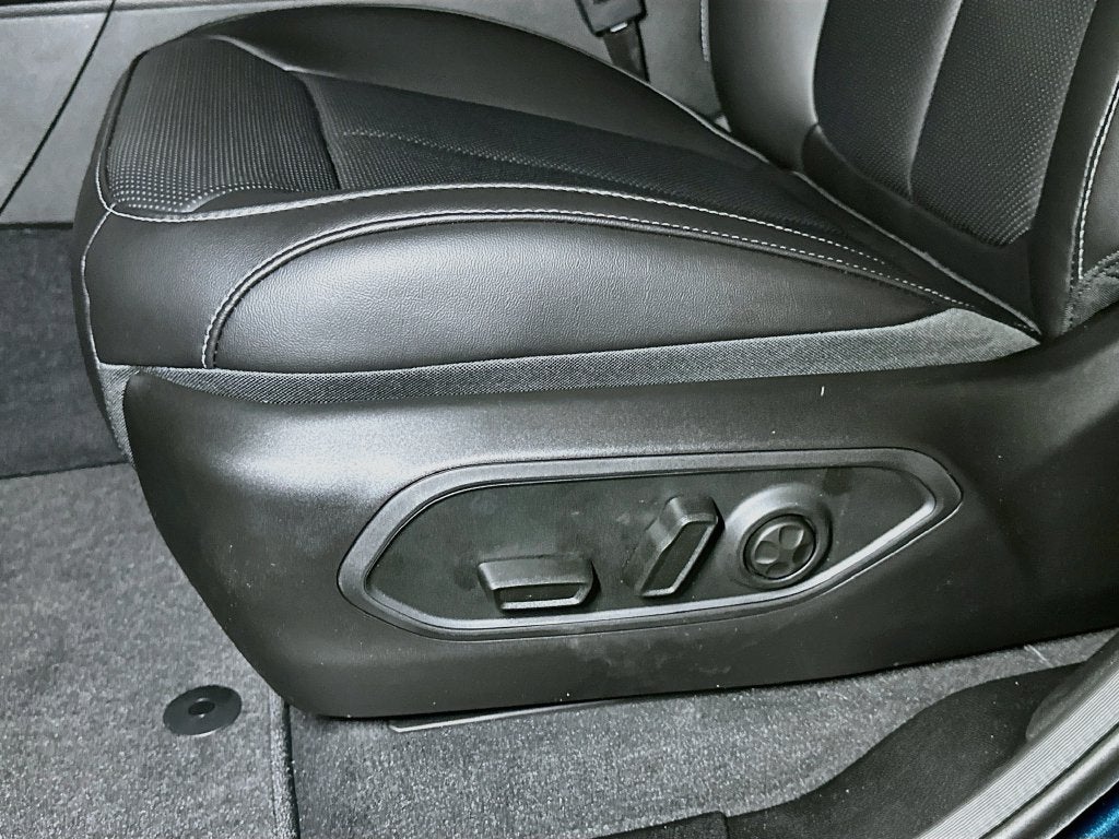 2027 Jeep Grand Cherokee L Base