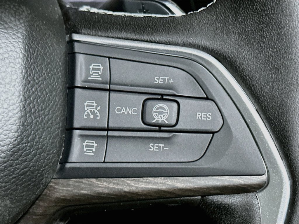 2027 Jeep Grand Cherokee L Base