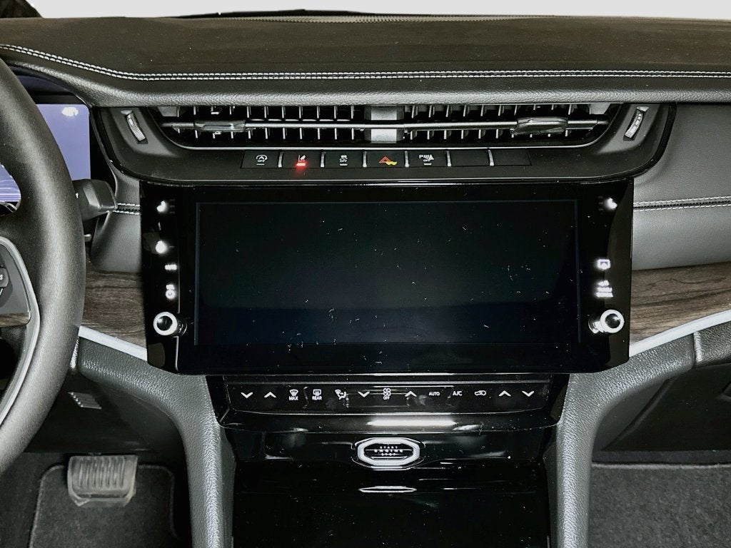 2027 Jeep Grand Cherokee L Base
