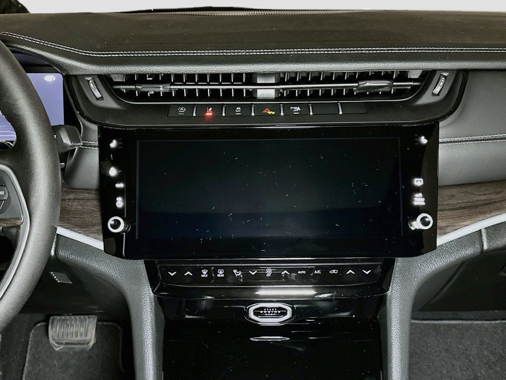 2027 Jeep Grand Cherokee L Base