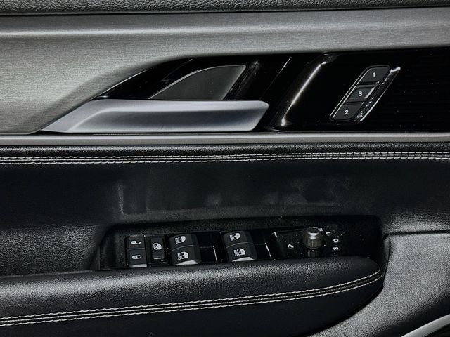 2025 Jeep Wagoneer Base