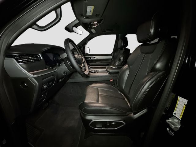 2025 Jeep Wagoneer Base