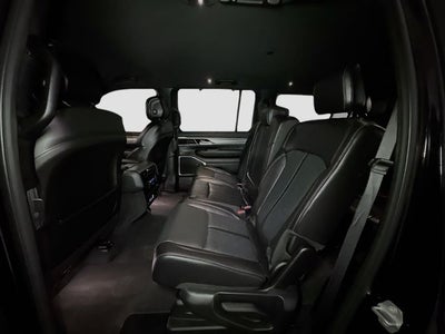 2025 Jeep Wagoneer Base