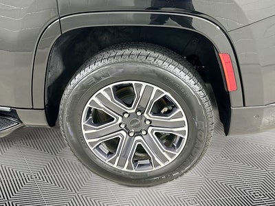 2025 Jeep Wagoneer Base