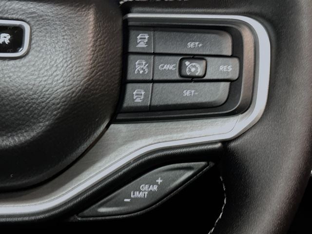 2025 Jeep Wagoneer Base