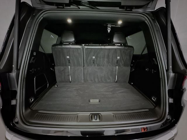 2025 Jeep Wagoneer Base