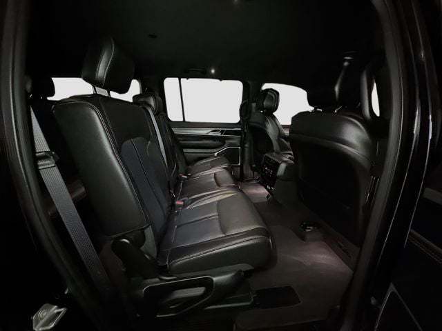 2025 Jeep Wagoneer Base