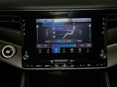 2025 Jeep Wagoneer Base