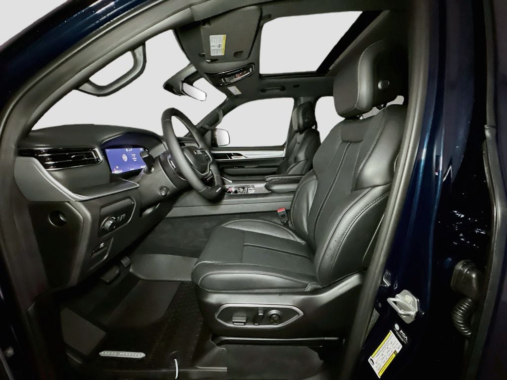2026 Jeep Grand Wagoneer Base