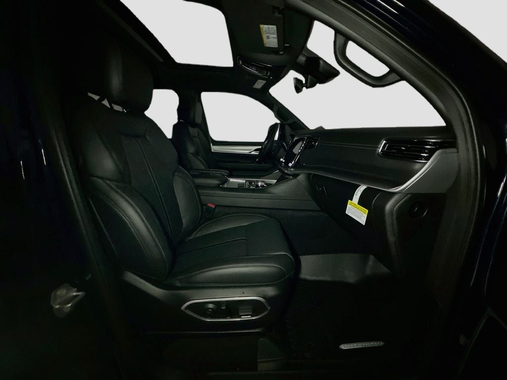 2026 Jeep Grand Wagoneer Base