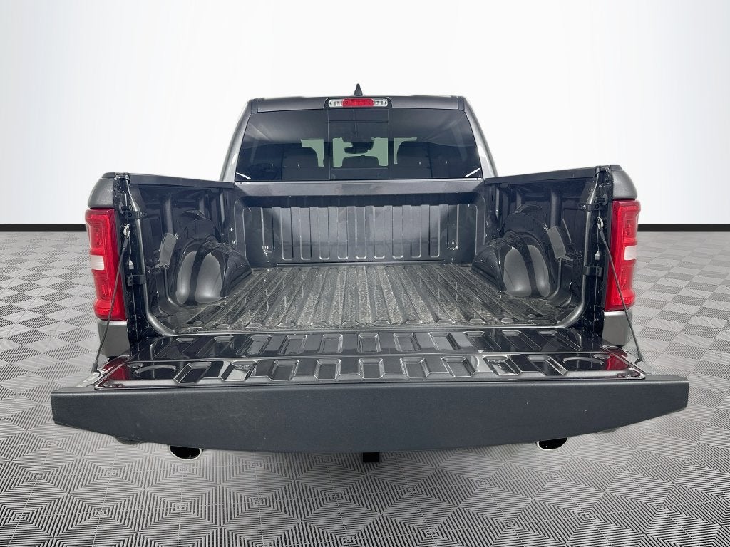 2027 RAM 1500 Big Horn/Lone Star