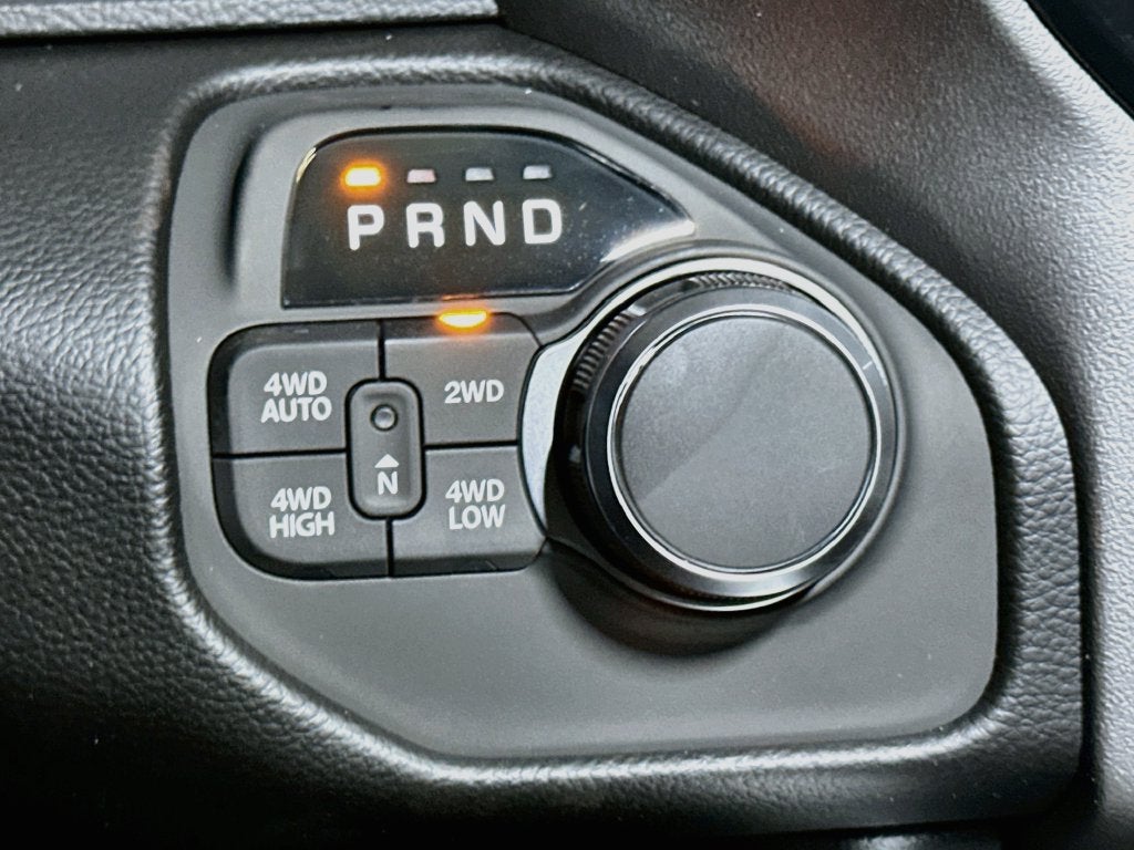 2027 RAM 1500 Big Horn/Lone Star