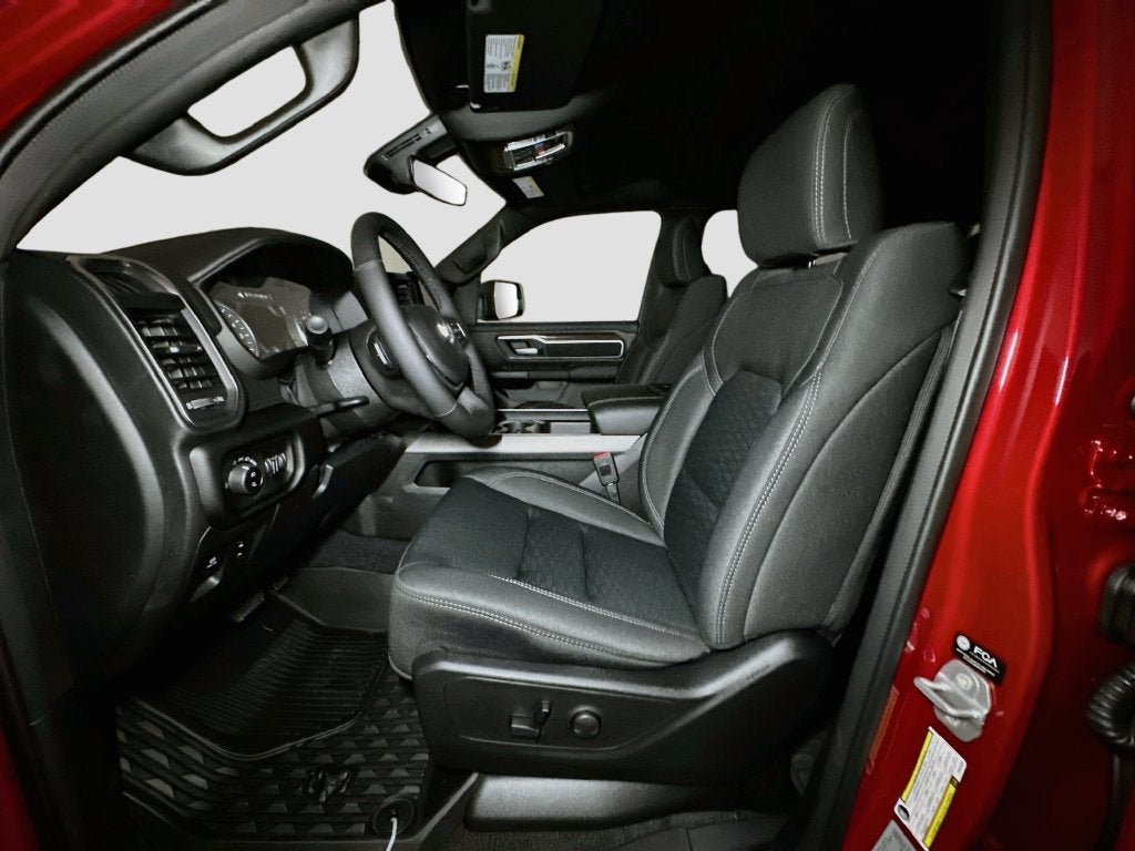 2027 RAM 1500 Big Horn/Lone Star