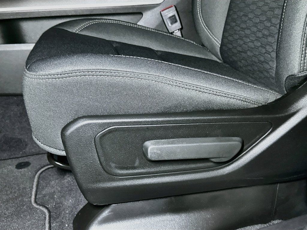 2027 RAM 1500 Base