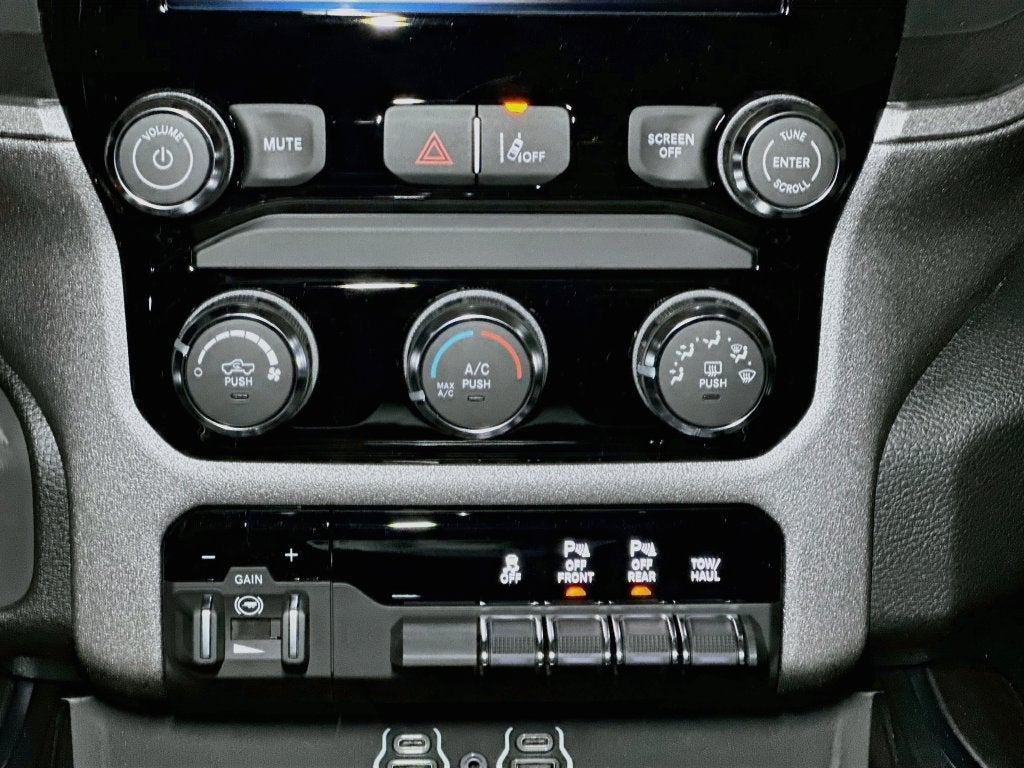 2027 RAM 1500 Base