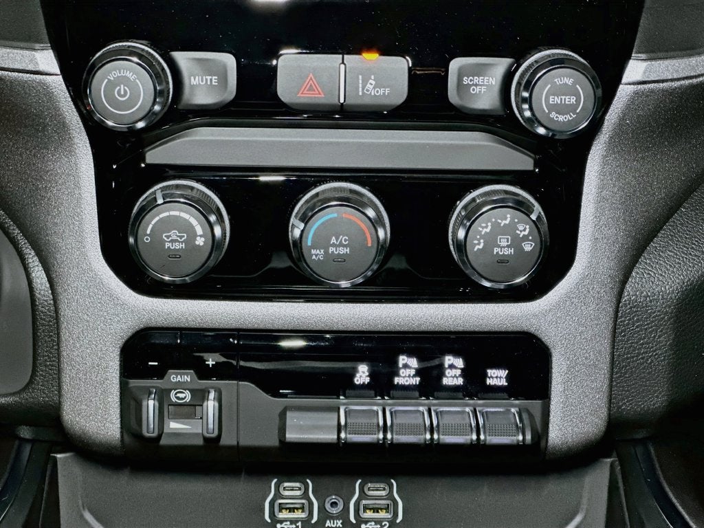 2027 RAM 1500 Base