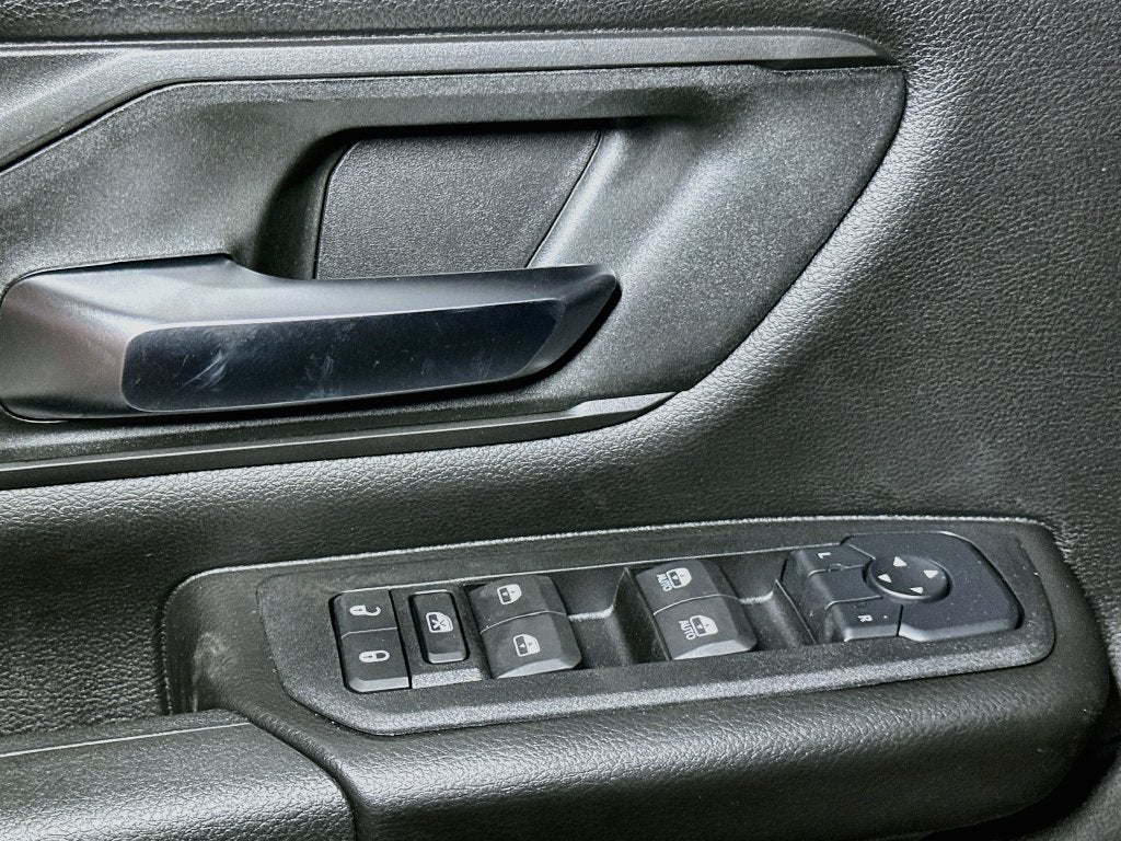 2027 RAM 1500 Base