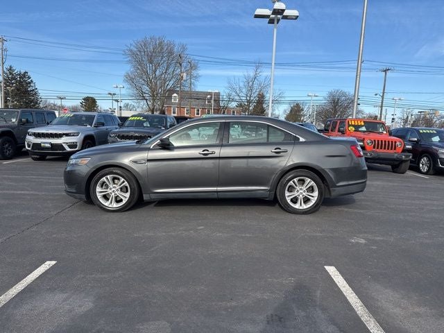 2018 Ford Taurus SE
