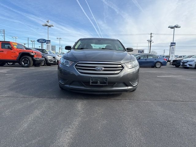 2018 Ford Taurus SE