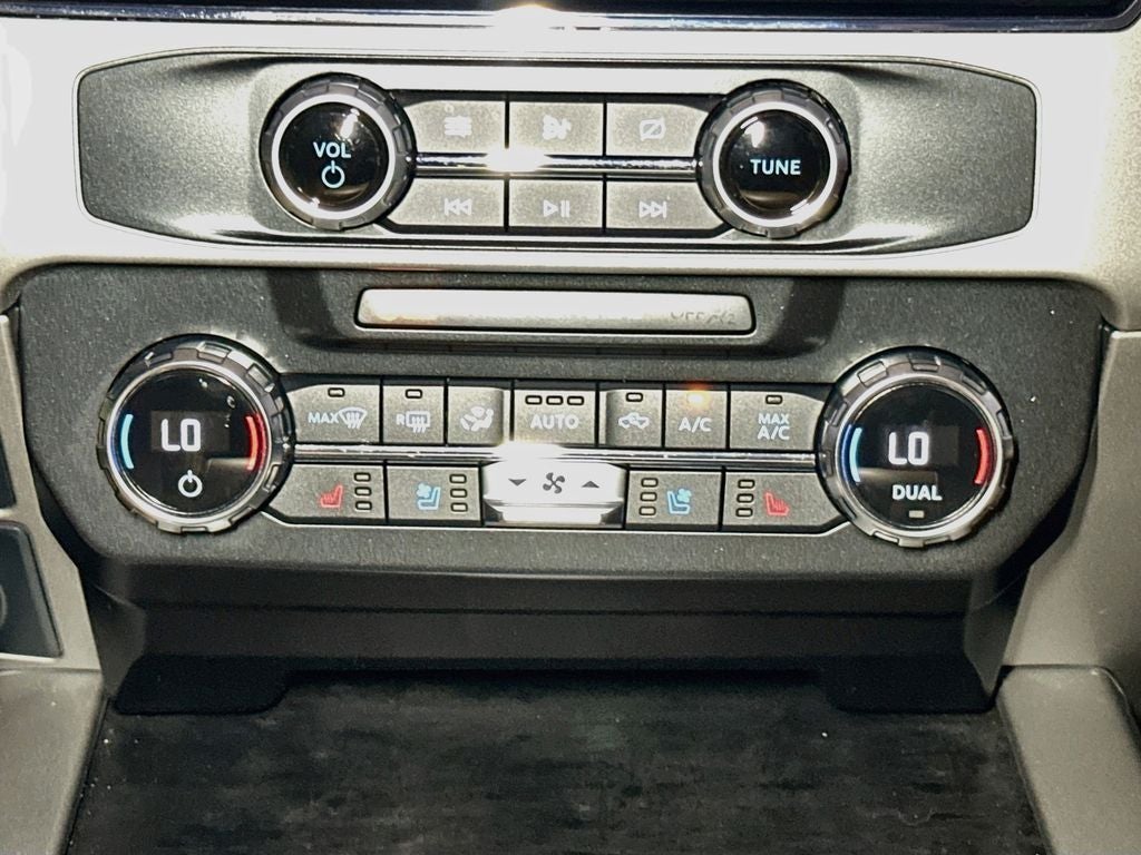 2022 Ford F-350SD Lariat