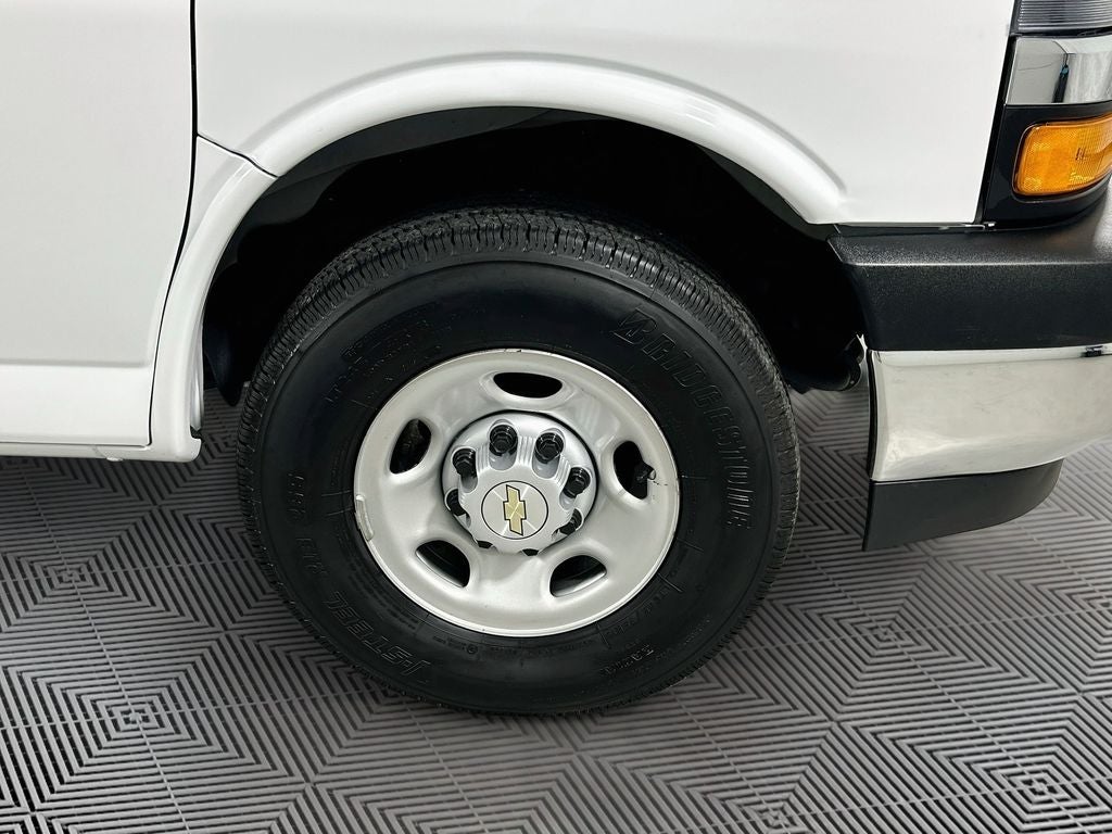 2025 Chevrolet Express 2500 Work Van Cargo
