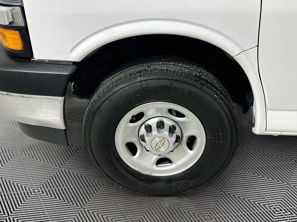 2025 Chevrolet Express 2500 Work Van Cargo