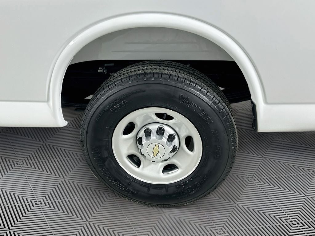 2025 Chevrolet Express 2500 Work Van Cargo