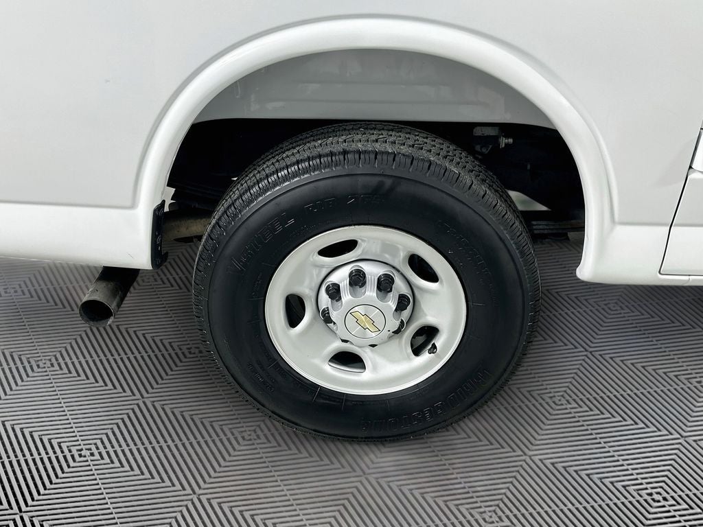 2025 Chevrolet Express 2500 Work Van Cargo