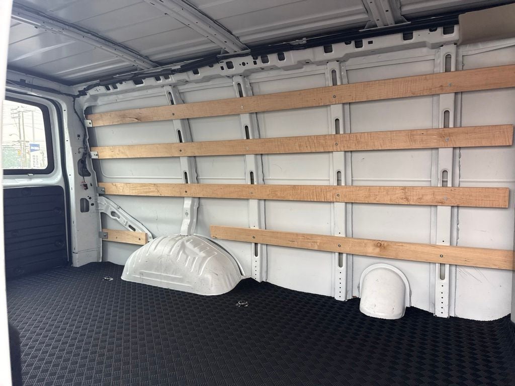 2025 Chevrolet Express 2500 Work Van Cargo