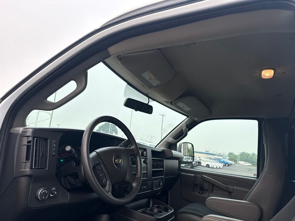 2025 Chevrolet Express 2500 Work Van Cargo