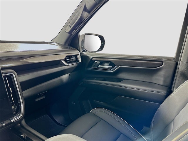 2025 GMC Yukon Elevation