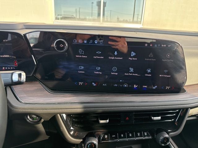 2025 Chevrolet Suburban LT