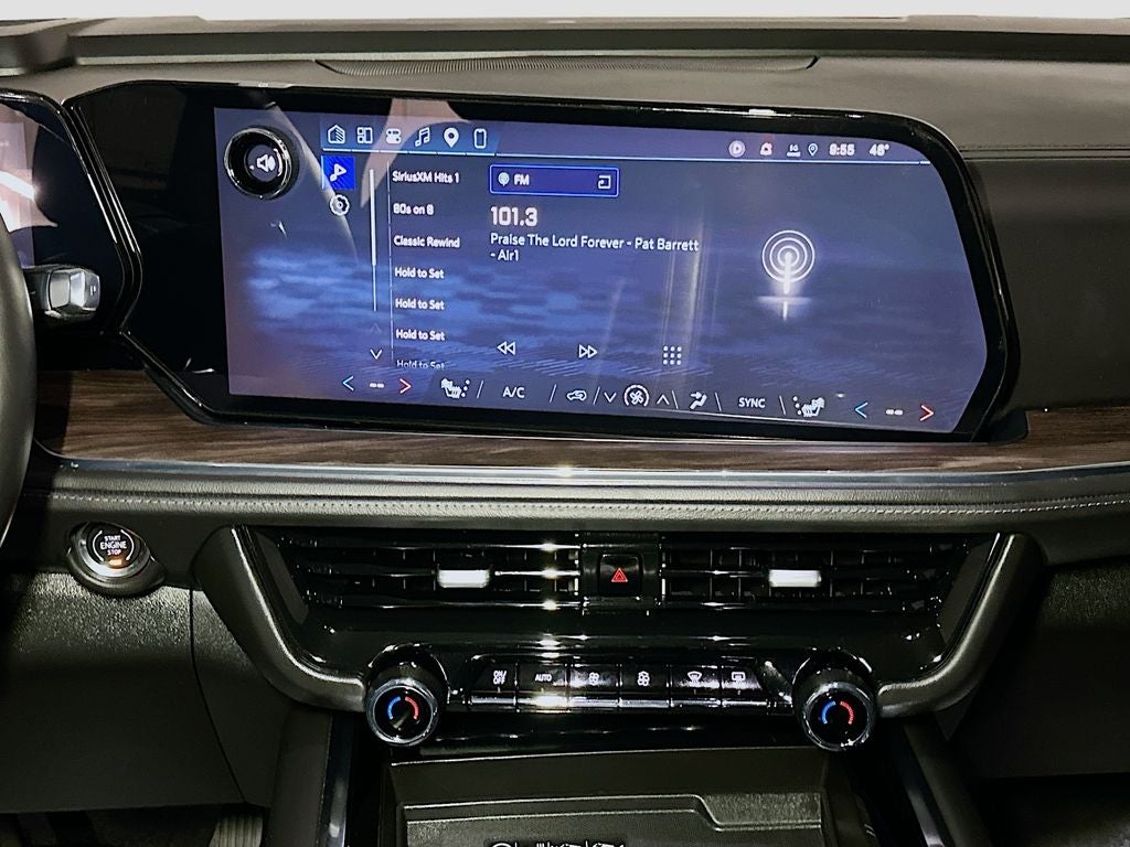 2025 Chevrolet Suburban LT