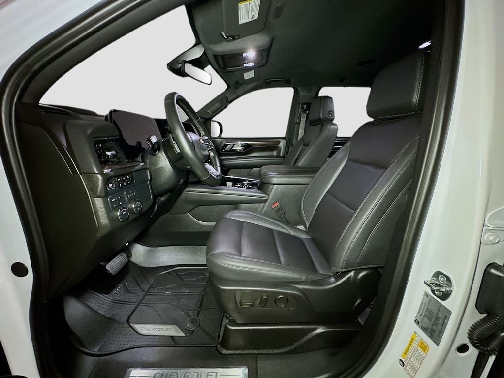 2025 Chevrolet Suburban LT