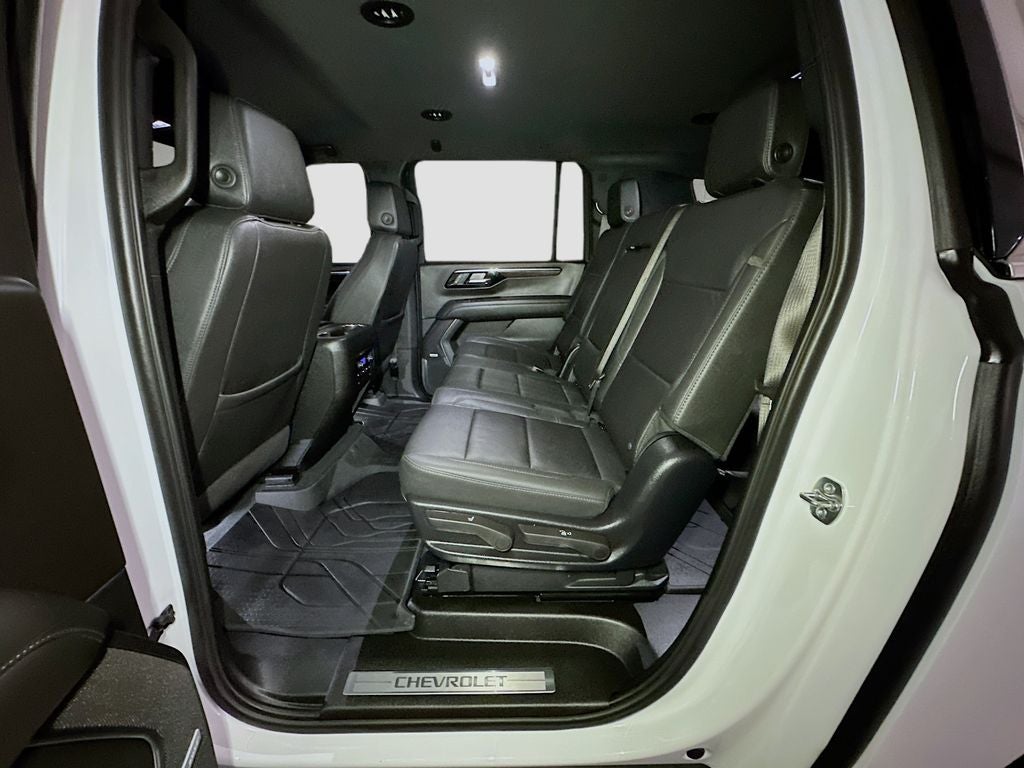 2025 Chevrolet Suburban LT