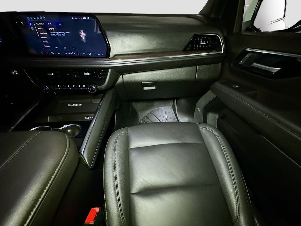 2025 Chevrolet Suburban LT