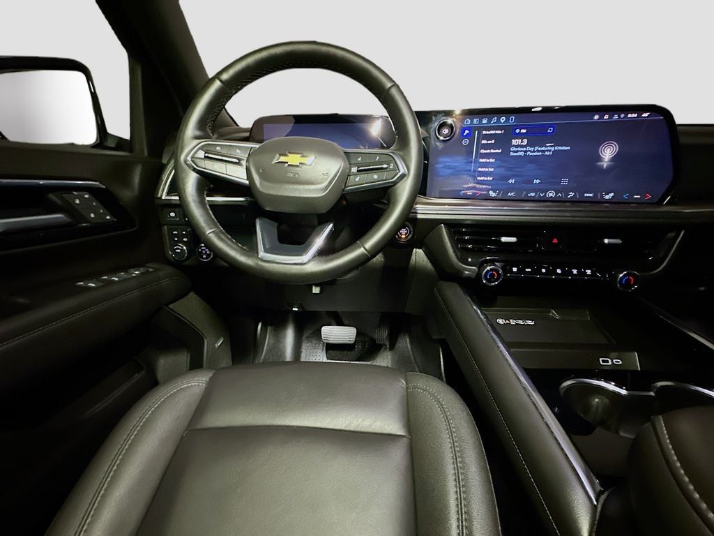 2025 Chevrolet Suburban LT