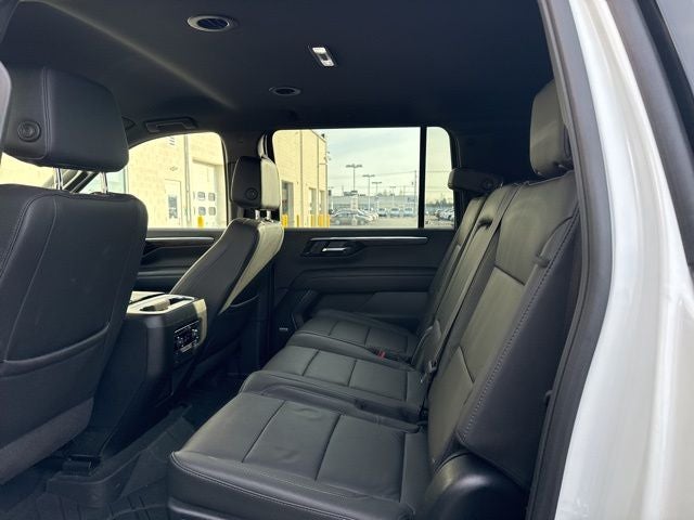 2025 Chevrolet Suburban LT