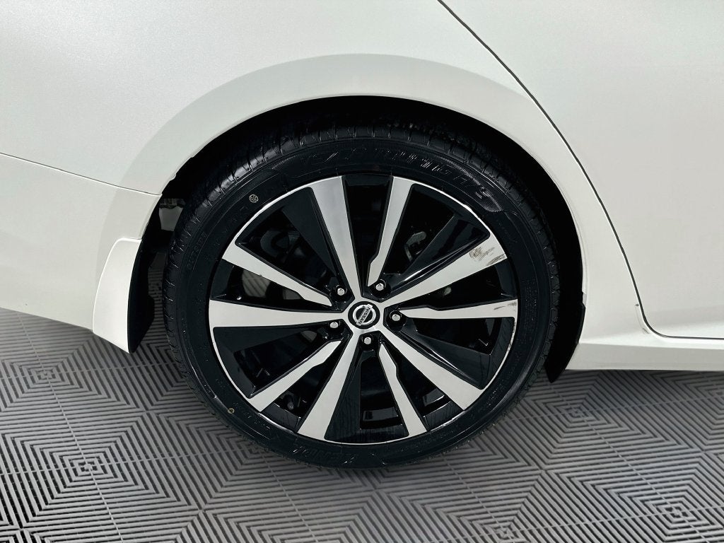 2022 Nissan Altima 2.0 SR